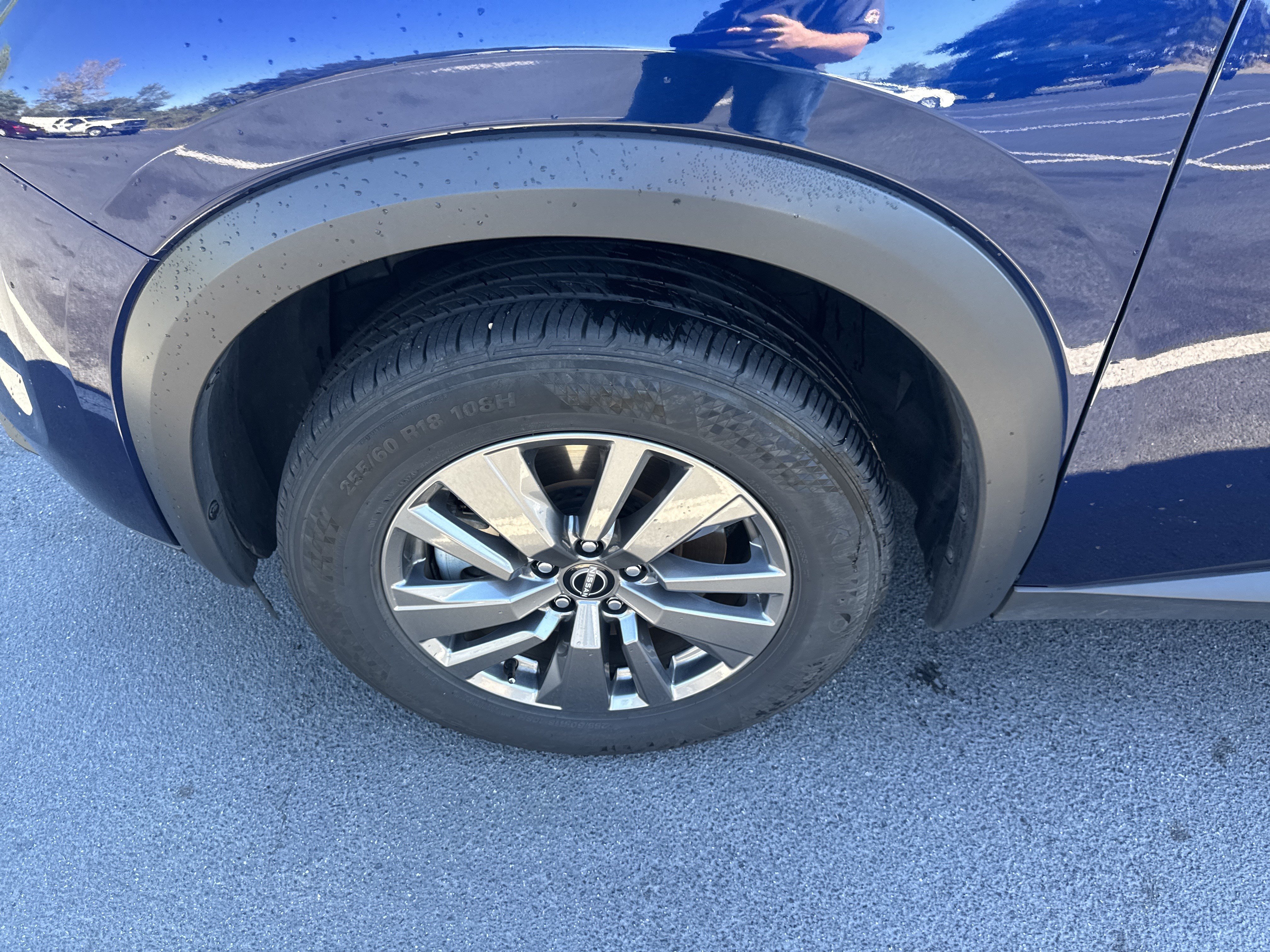 Used 2025 Nissan Pathfinder SV AWD/4WD image 9