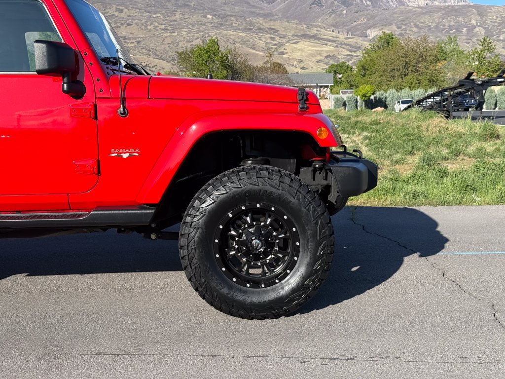 Used 2018 Jeep Wrangler Unlimited Sahara w/ Max Tow Package AWD/4WD image 3