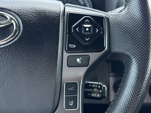 Used 2022 Toyota Tacoma TRD Off-Road w/ TRD Premium Off Road Package AWD/4WD image 14