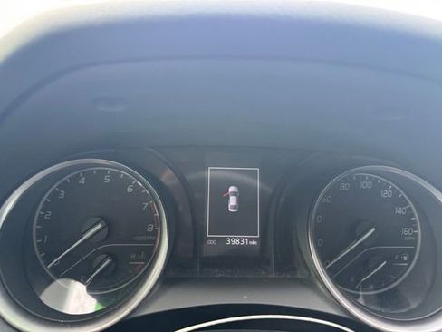 Used 2022 Toyota Camry SE image 14