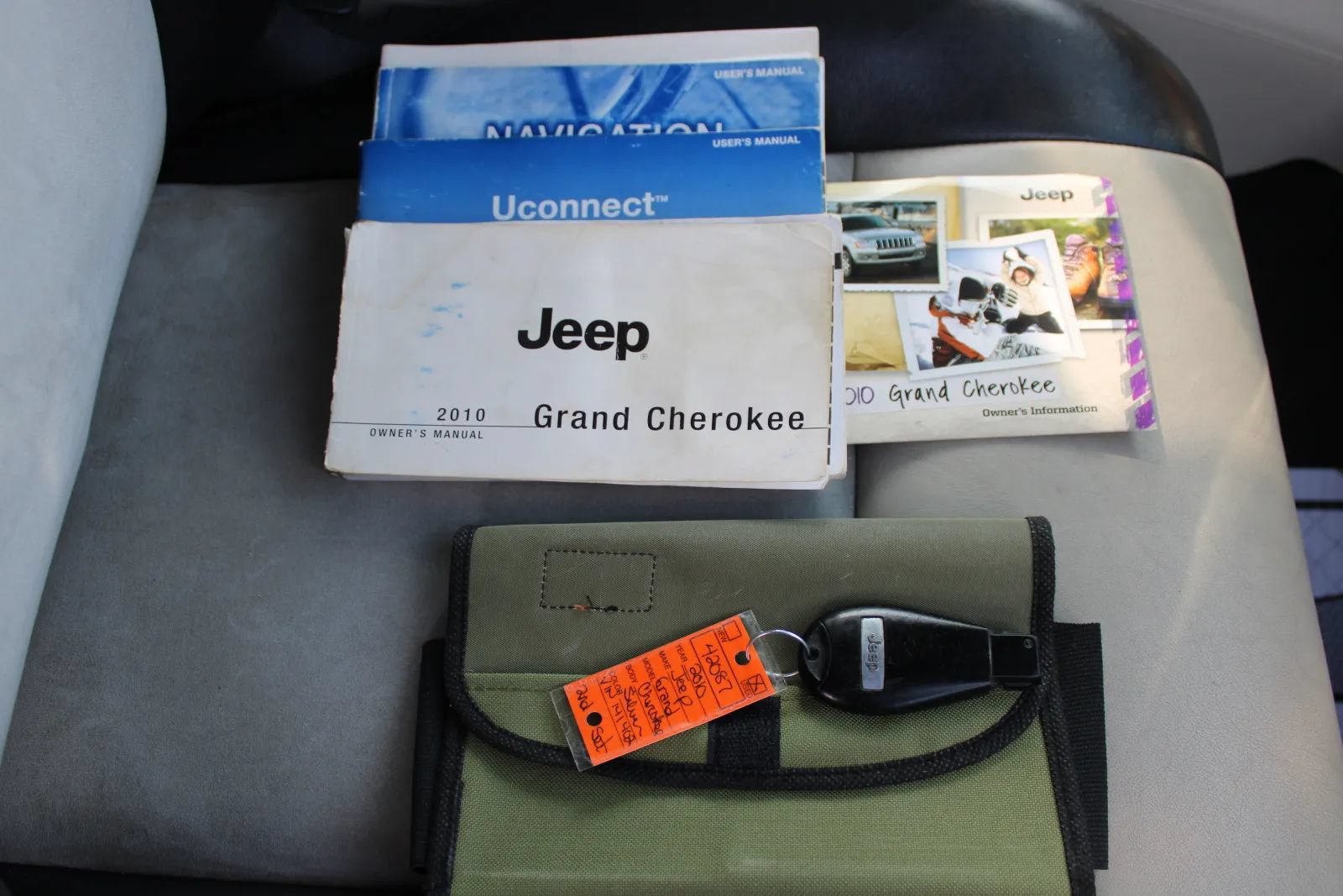 Used 2010 Jeep Grand Cherokee Limited w/ Trailer Tow Group IV AWD/4WD image 58