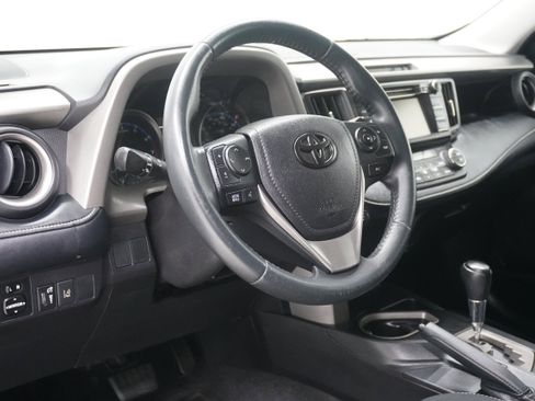 Used 2018 Toyota RAV4 XLE FWD image 10
