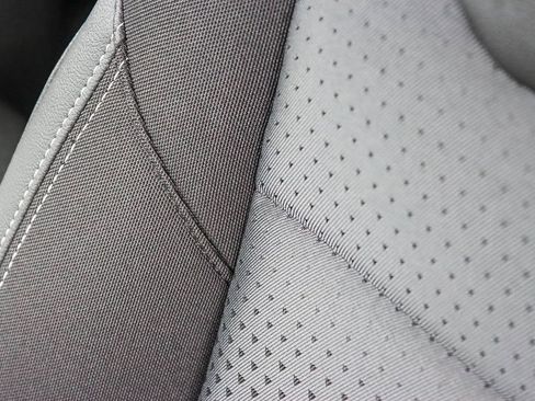 New 2026 Chevrolet Trax LT w/ Sunroof Package image 24