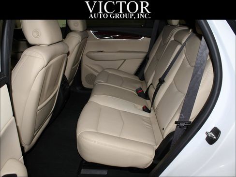 Used 2017 Cadillac XT5 Premium Luxury AWD/4WD image 35