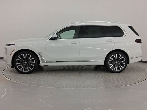New 2026 BMW X7 xDrive40i image 2
