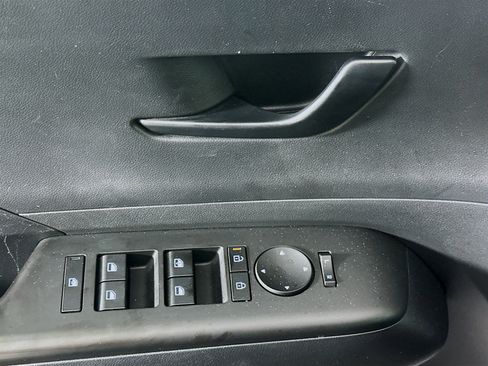 Used 2025 Hyundai Kona SEL image 15