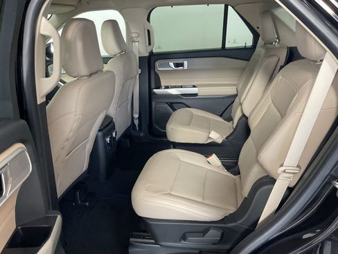 Used 2022 Ford Explorer Limited image 19
