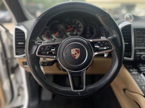 Used 2016 Porsche Cayenne AWD/4WD image 10