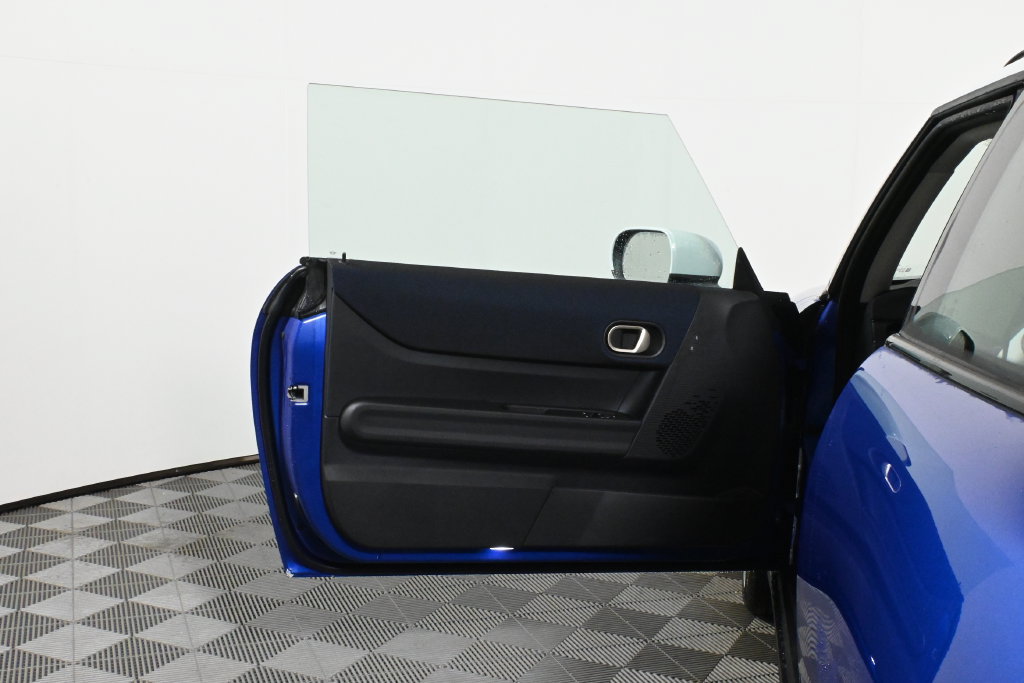 Certified 2025 MINI Cooper 2-Door Hardtop FWD image 29
