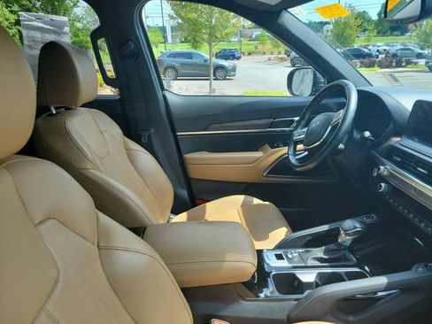 Used 2022 Kia Telluride SX w/ Towing Package FWD image 10