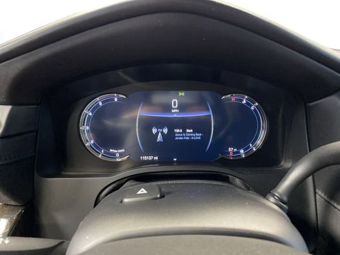 Used 2016 Cadillac Escalade Platinum image 24