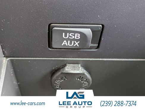 Used 2014 Toyota Venza LE FWD image 24