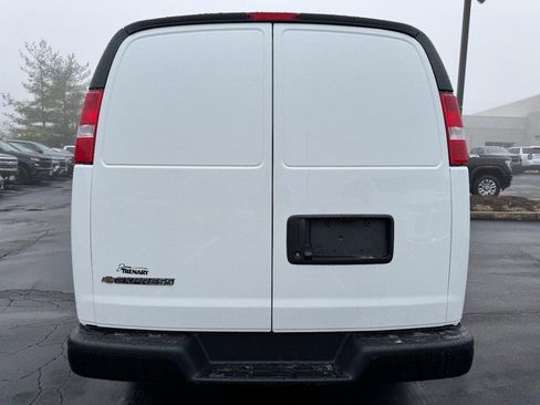 New 2026 Chevrolet Express 3500 Extended image 4