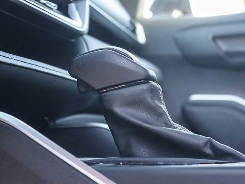 Used 2023 Toyota Highlander L image 22