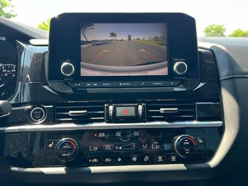 Used 2022 Nissan Pathfinder SV AWD/4WD image 29