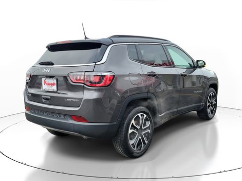 Used 2024 Jeep Compass Limited image 4