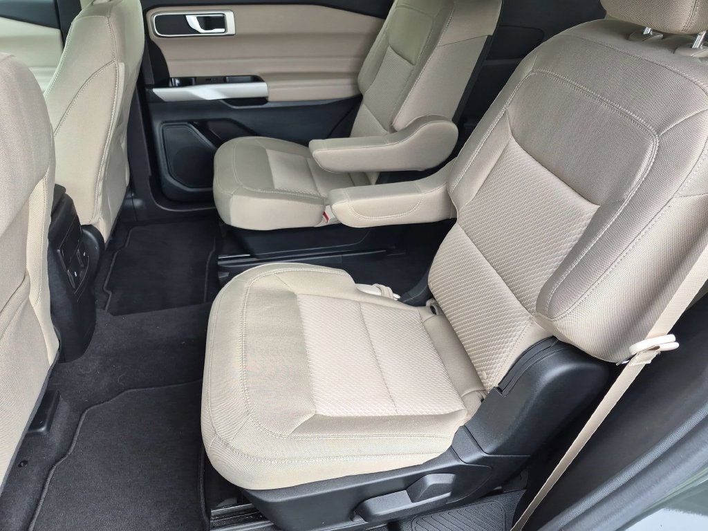 Used 2023 Ford Explorer XLT AWD/4WD image 19