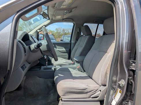 Used 2017 Nissan Frontier SV AWD/4WD image 12