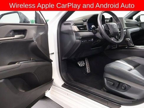 Used 2025 Toyota Camry SE image 11