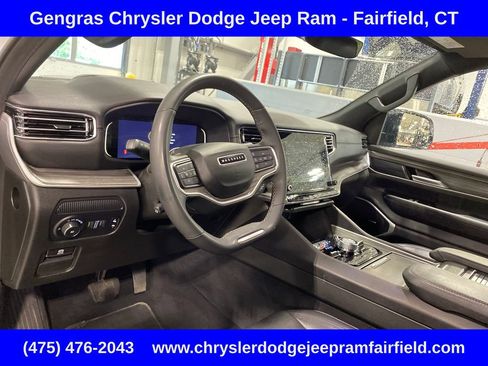 Certified 2024 Jeep Wagoneer Series III AWD/4WD image 10