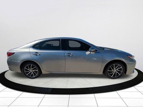Used 2017 Lexus ES 350 image 2