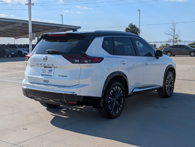 Used 2024 Nissan Rogue Platinum FWD image 5