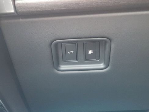 New 2025 Land Rover Range Rover SE image 21