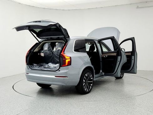 New 2026 Volvo XC90 B6 Plus w/ Protection Package Premier image 11
