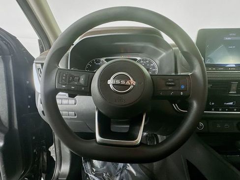 Used 2023 Nissan Rogue SV FWD image 13