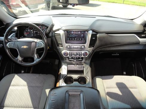 Used 2016 Chevrolet Suburban LS RWD image 6