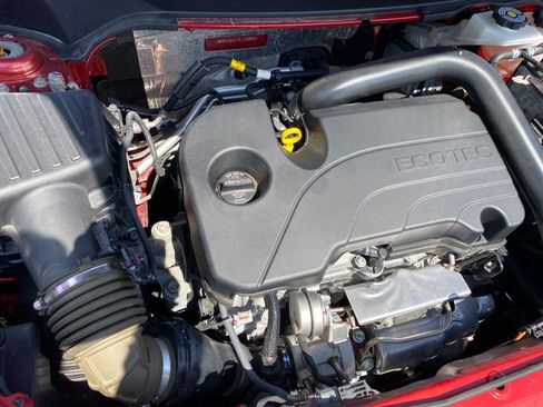 Certified 2024 Chevrolet Equinox LT w/ LPO, Floor Liner Package image 20