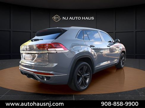Used 2021 Volkswagen Atlas Cross Sport SE w/ V6 Towing Package FWD image 14