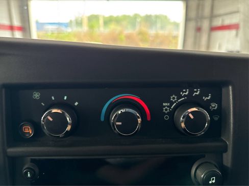 Used 2025 GMC Savana 2500 w/ Driver Convenience Package RWD image 26