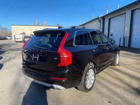 Used 2017 Volvo XC90 T6 Momentum w/ Vision Package image 5