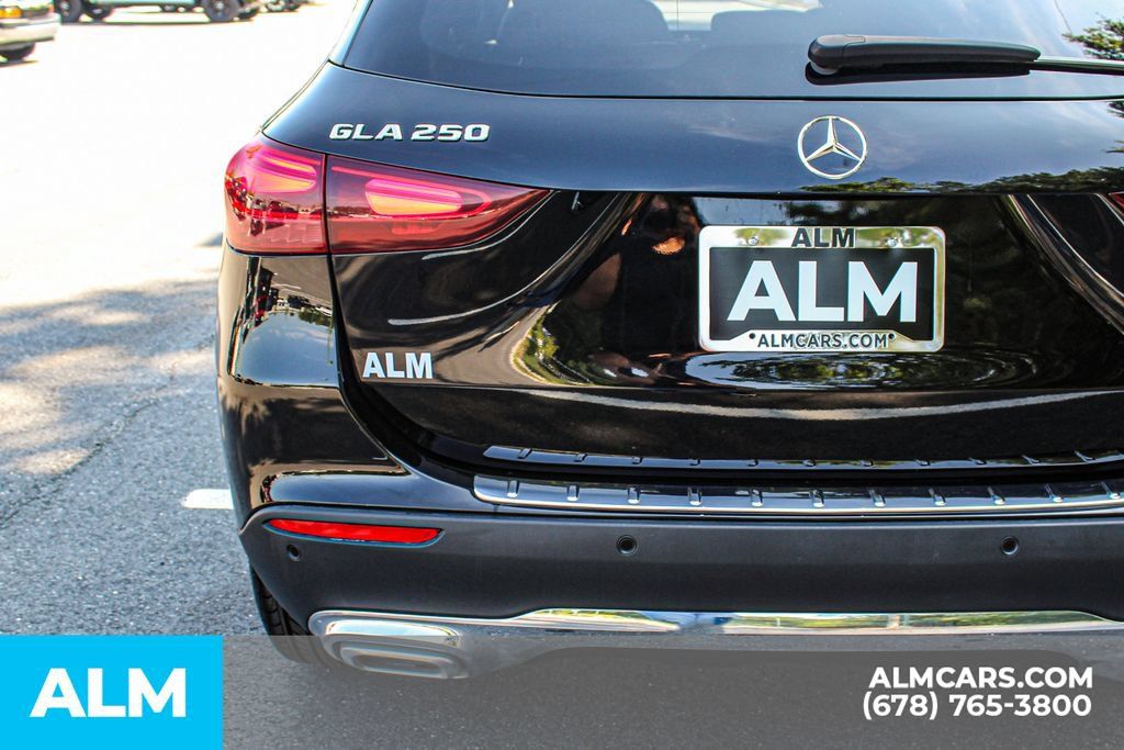 Used 2025 Mercedes-Benz GLA 250 image 12