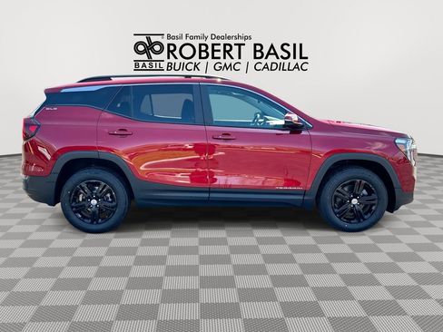 Used 2023 GMC Terrain SLE w/ Driver Convenience Package AWD/4WD image 9