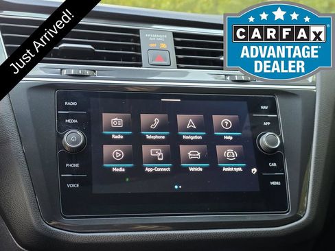 Used 2024 Volkswagen Tiguan SEL R-Line AWD/4WD image 18