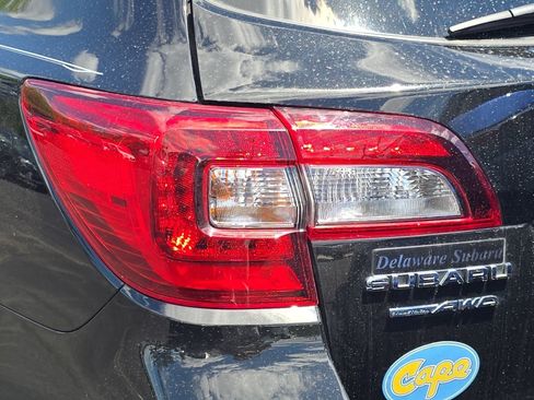 Used 2019 Subaru Outback 2.5i Limited AWD/4WD image 10