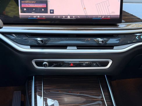 Used 2024 BMW X7 xDrive40i AWD/4WD image 18
