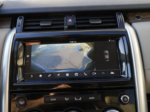 Used 2018 Land Rover Discovery HSE AWD/4WD image 59