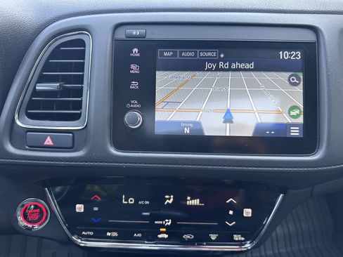 Used 2019 Honda HR-V Touring image 18