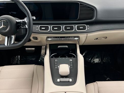 New 2026 Mercedes-Benz GLS 580 4MATIC image 13