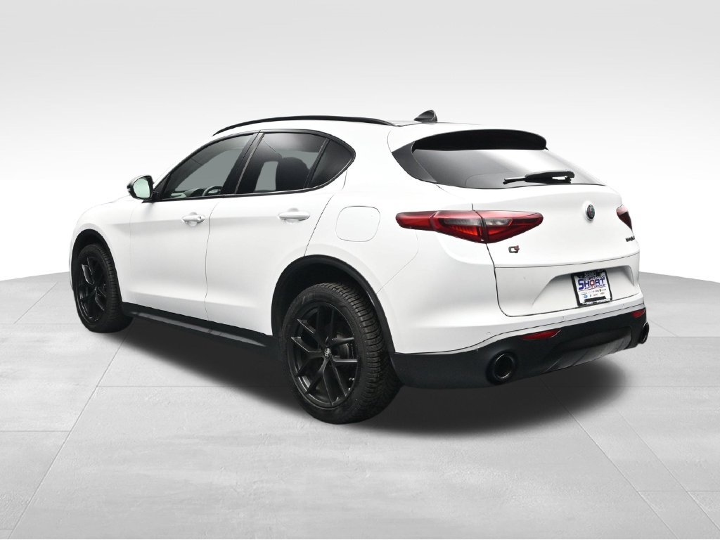 Used 2019 Alfa Romeo Stelvio Ti w/ TI Performance Package AWD/4WD image 3