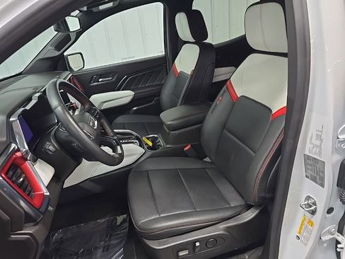 Used 2023 GMC Canyon AT4X image 31