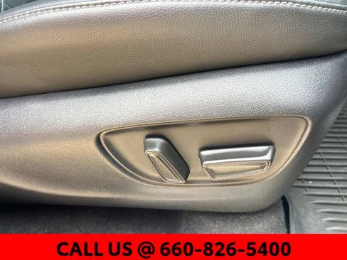 Used 2023 Toyota Highlander Platinum FWD image 9