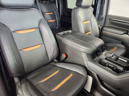 Used 2024 GMC Sierra 2500 AT4 w/ AT4 Premium Plus Package AWD/4WD image 10