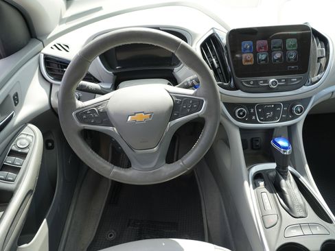 Used 2017 Chevrolet Volt LT w/ Comfort Package FWD image 20