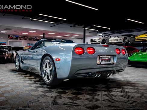Used 2004 Chevrolet Corvette Convertible w/ Preferred Equipment Group RWD image 2