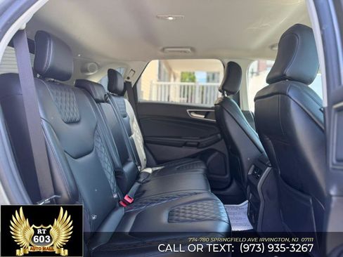 Used 2023 Ford Edge Titanium AWD/4WD image 12