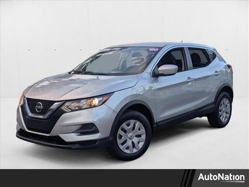 Used 2020 Nissan Rogue Sport S image 1